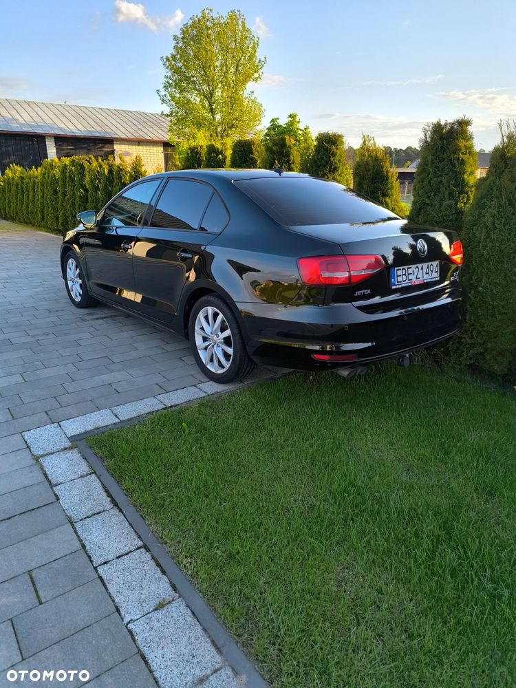 Volkswagen Jetta 2.0 TDI DPF BMT Trendline - 4