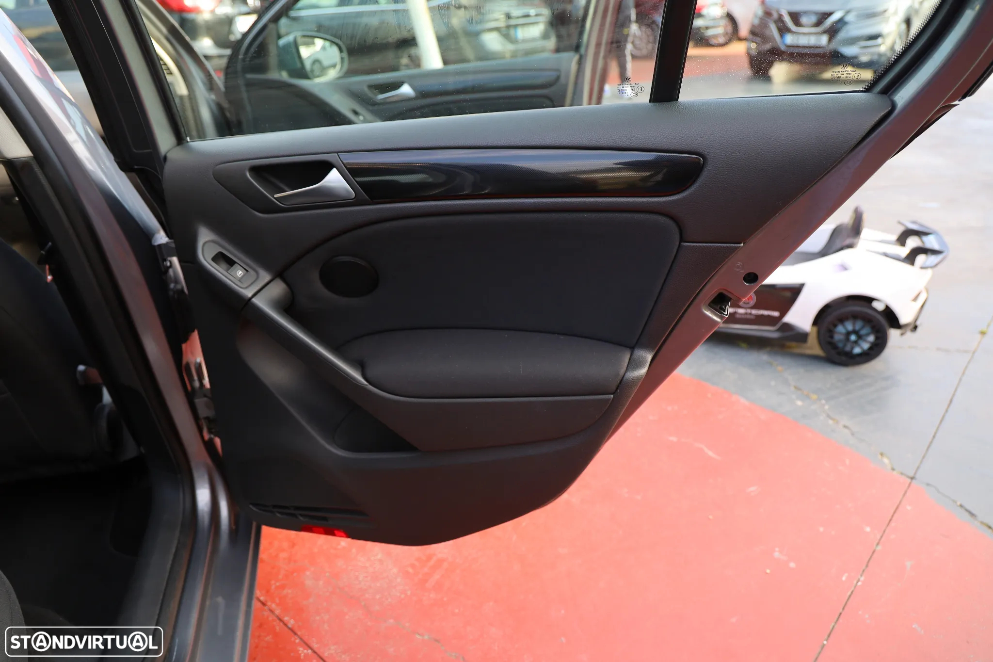 VW Golf 2.0 TDi Confortline - 7