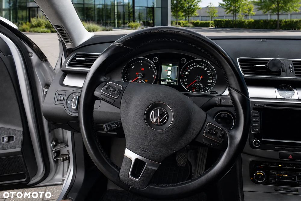 Volkswagen Passat 2.0 TDI Comfortline - 15