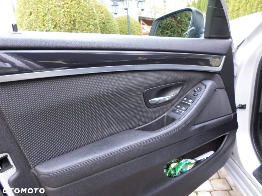 BMW Seria 5 520d - 27