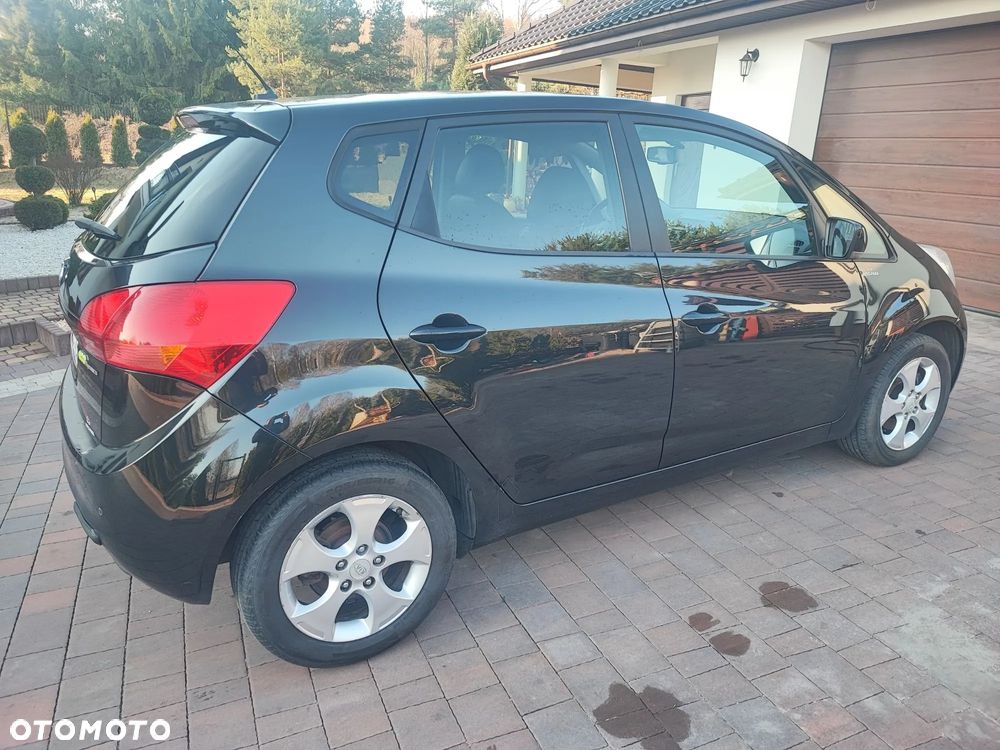 Kia Venga 1.4 CRDi 90 Vision - 11