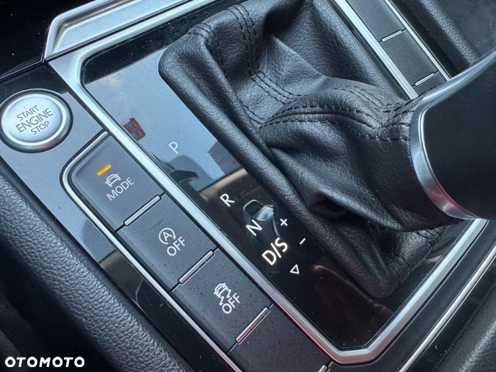 Volkswagen Passat 2.0 TDI SCR DSG Highline - 26