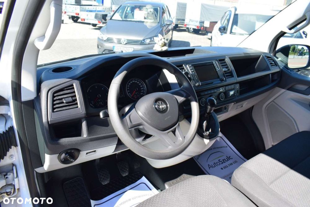 Volkswagen Caravelle - 16