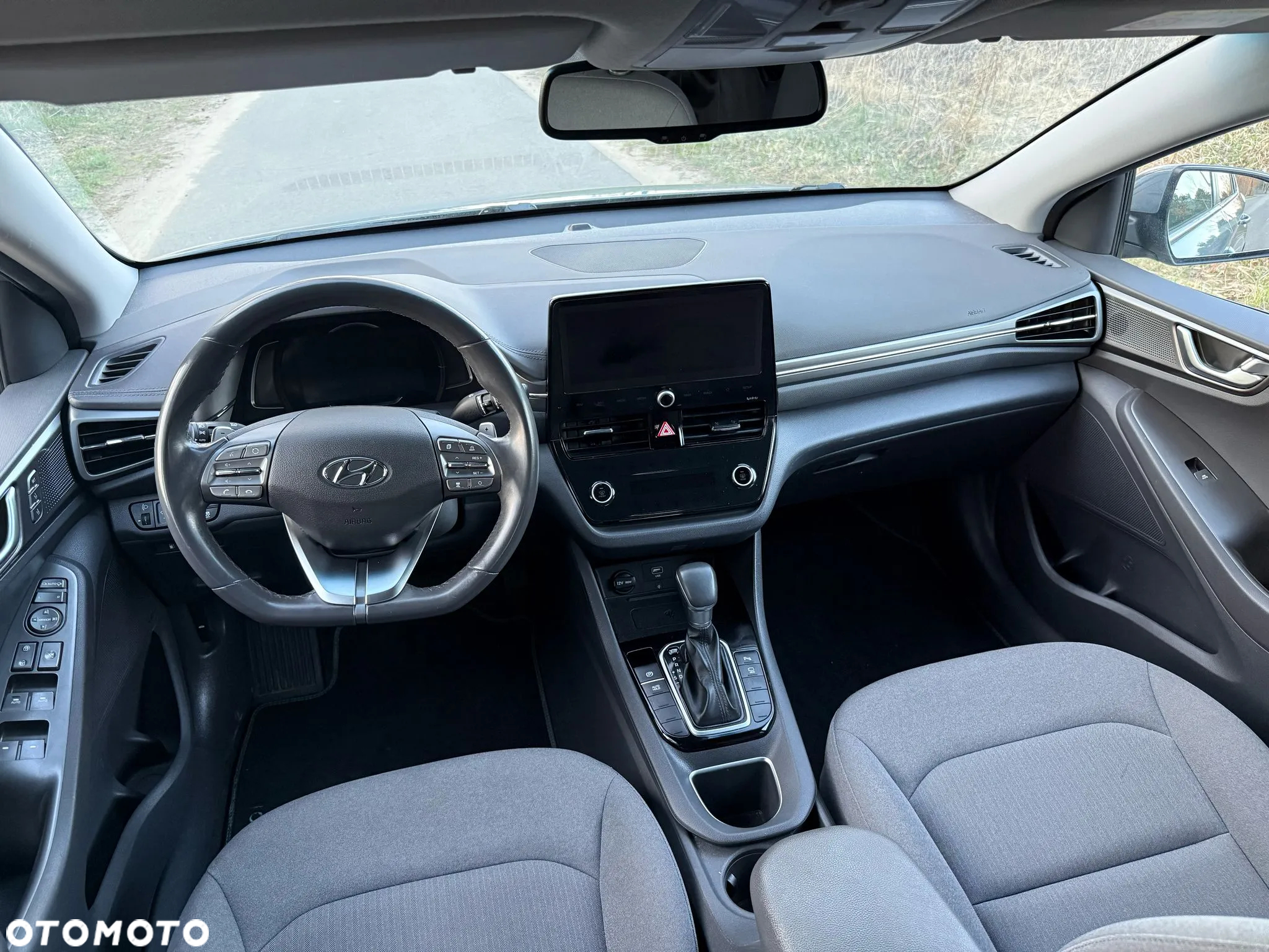 Hyundai IONIQ hybrid Business - 10