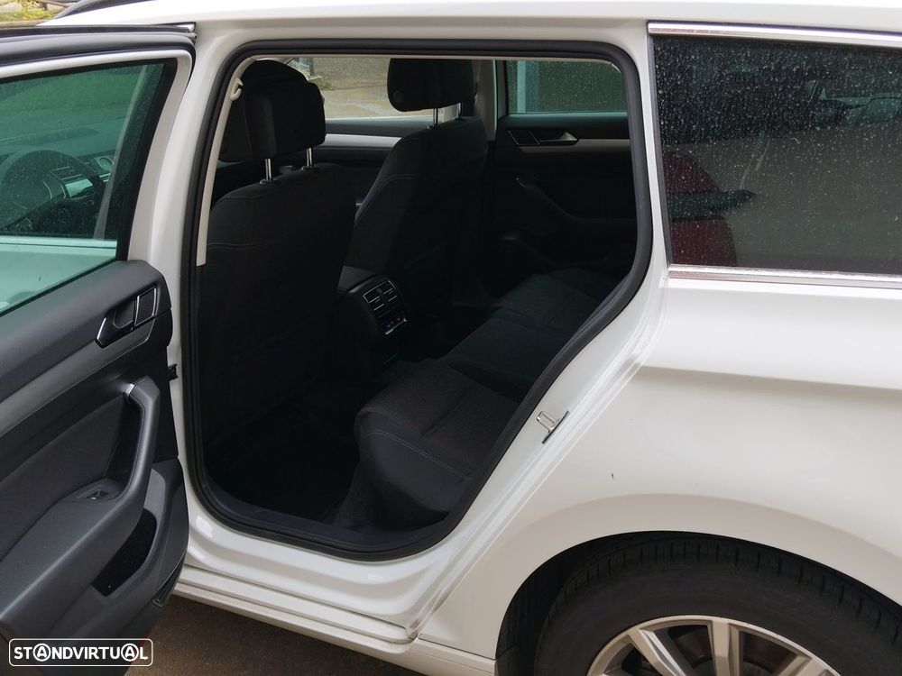 VW Passat Variant 2.0 TDI Confortline DSG - 14