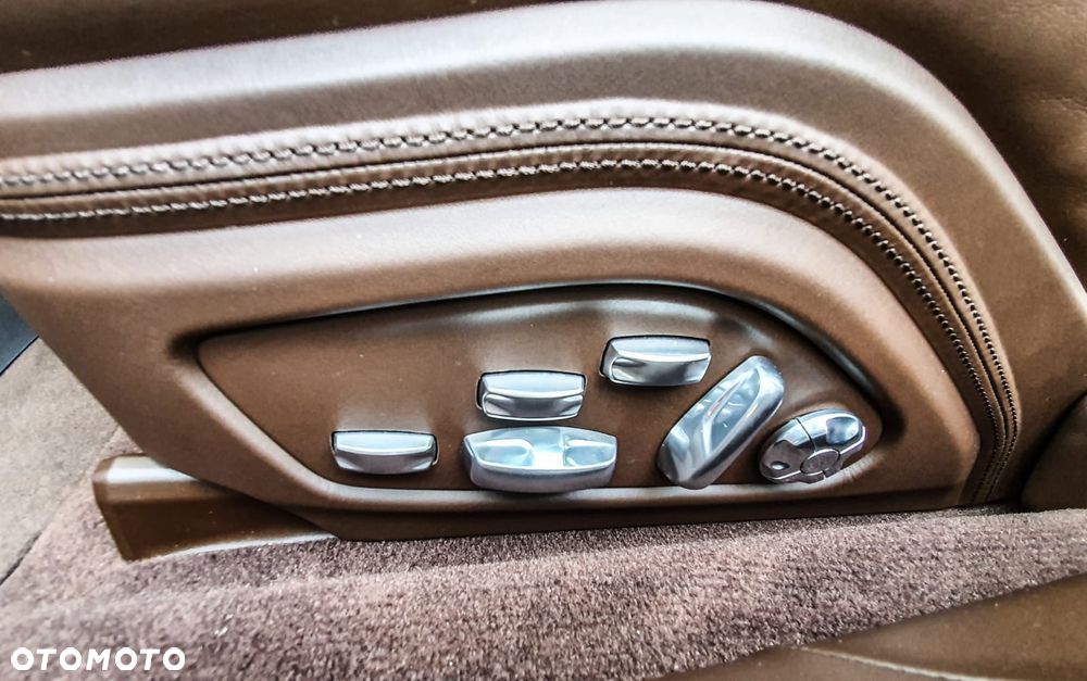 Porsche Panamera - 17