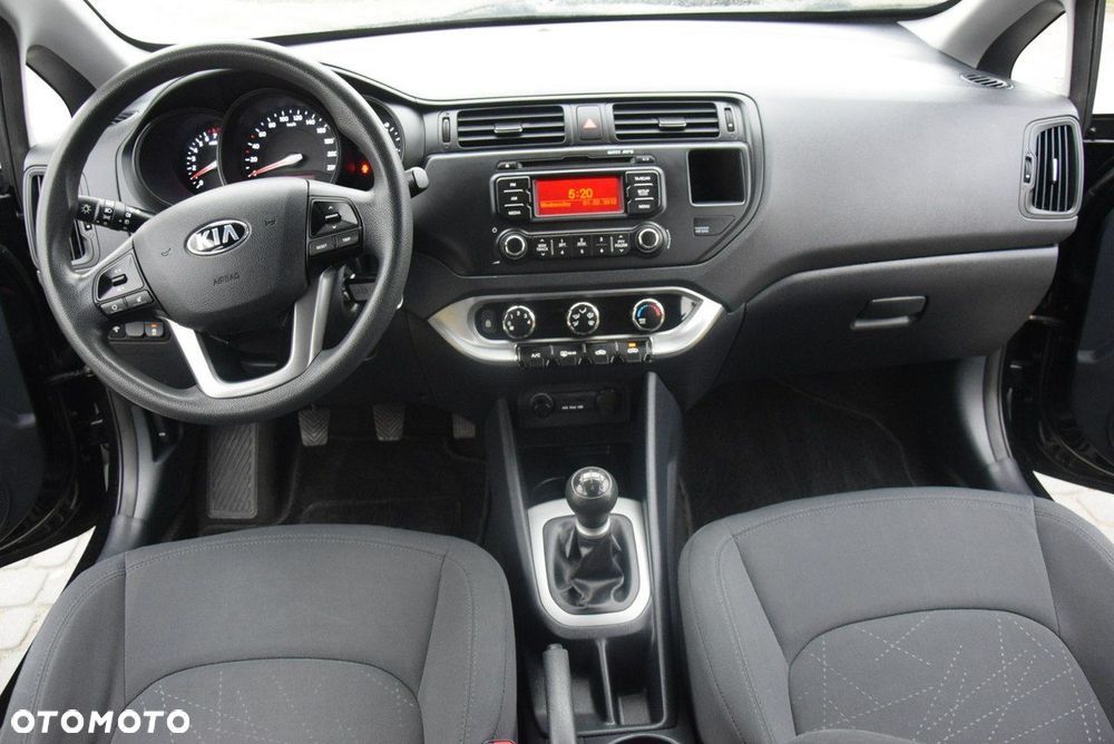 Kia Rio 1.2 Attract - 23