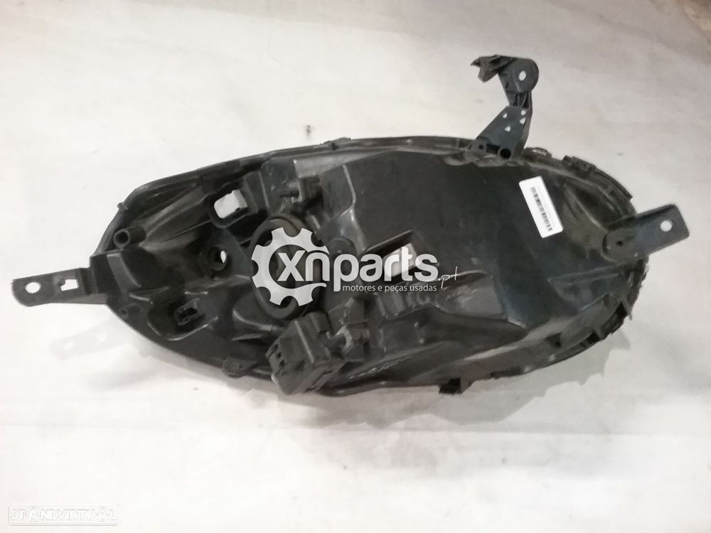 Farol Frente Esq NISSAN MICRA  III 2002 - 2010 Usado - 2