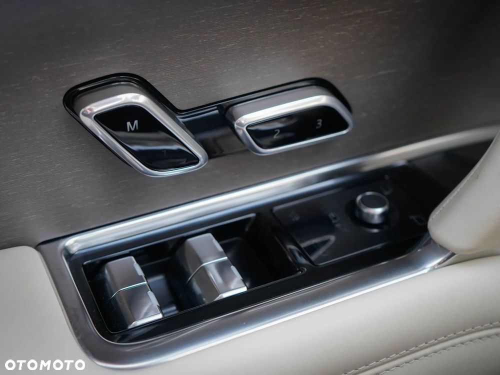 Land Rover Range Rover P615 SV - 32