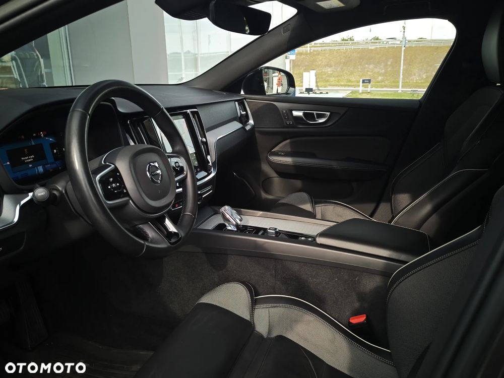 Volvo V60 B4 D Plus Dark - 13
