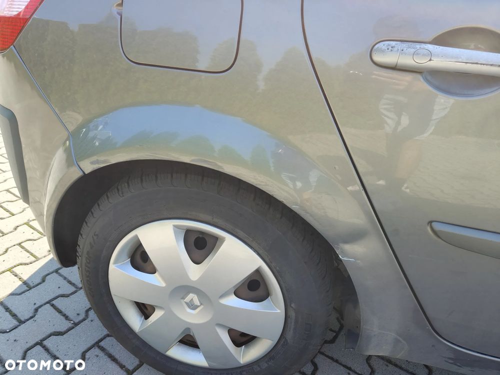 Renault Scenic 2.0T Luxe Expression - 8
