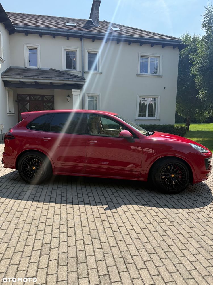Porsche Cayenne GTS - 8