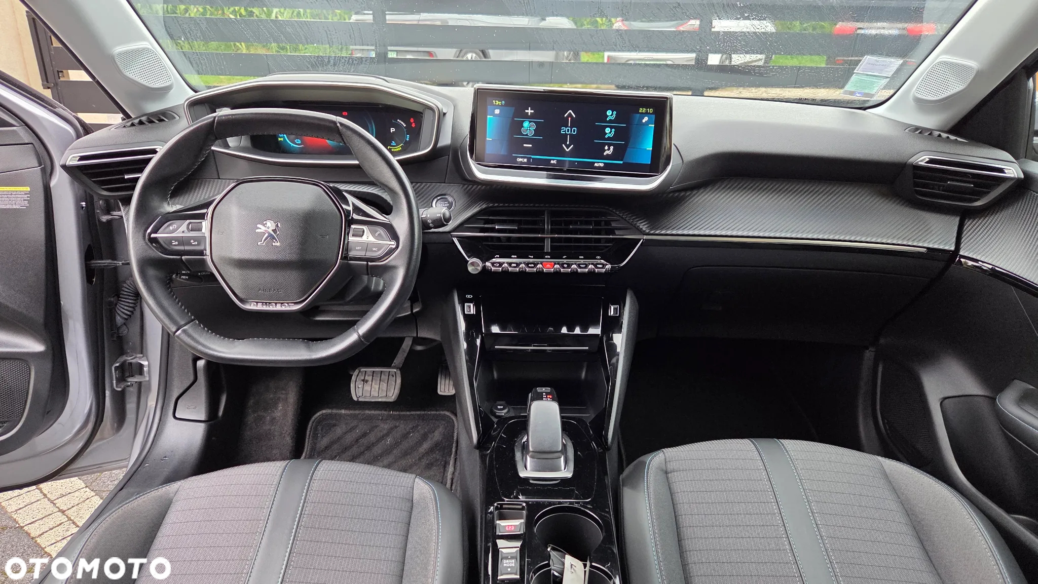 Peugeot 208 e-208 Allure - 8
