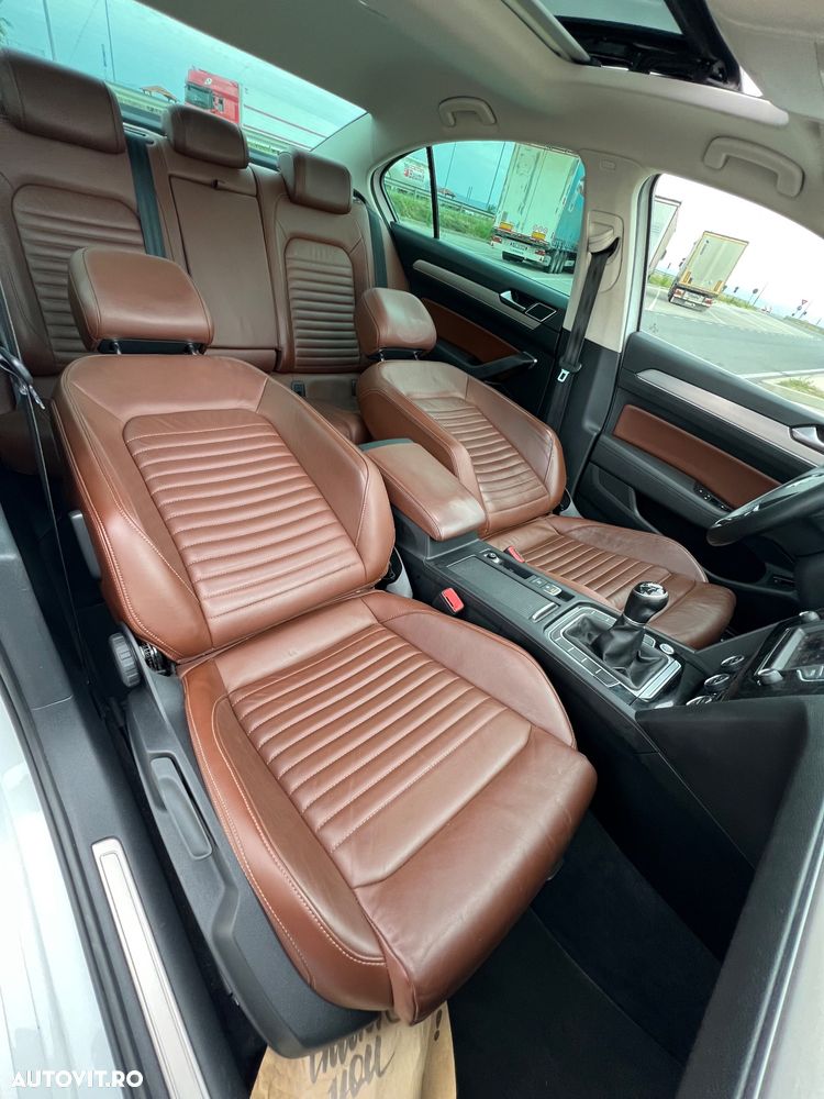 Volkswagen Passat Variant 2.0 TDI (BlueMotion Technology) Highline - 11