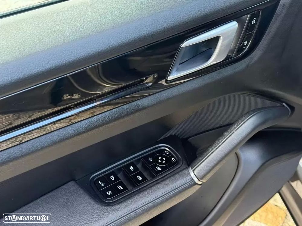 Porsche Cayenne Coupé E-Hybrid - 21