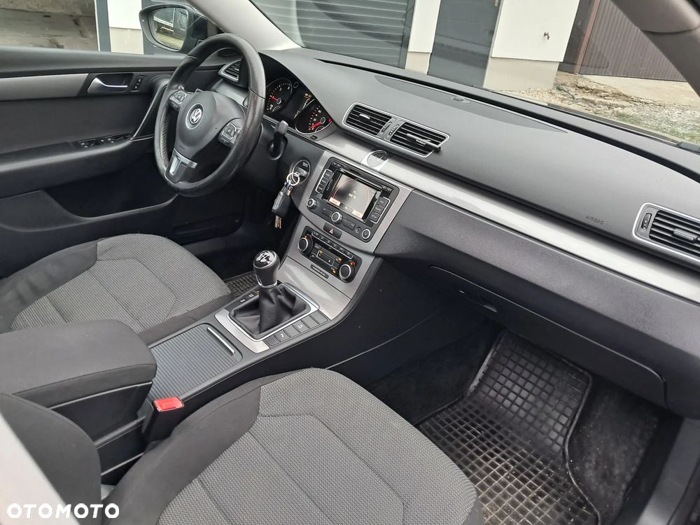 Volkswagen Passat 1.6 TDI BlueMotion Technology Highline - 11