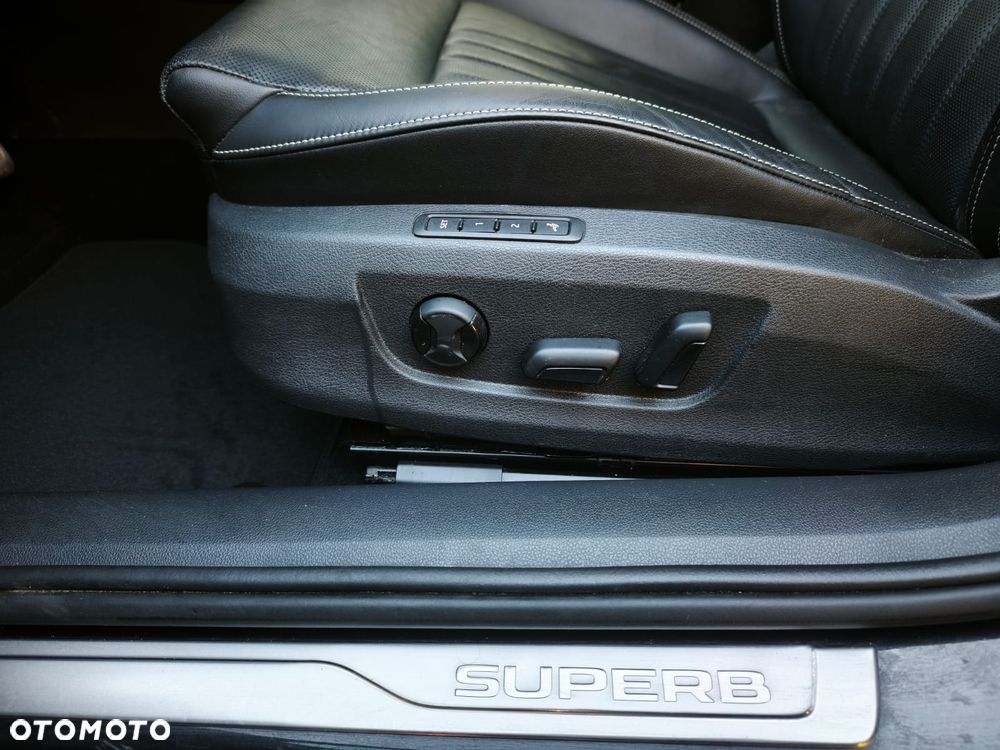 Skoda Superb 2.0 TDI SCR L&K DSG - 5