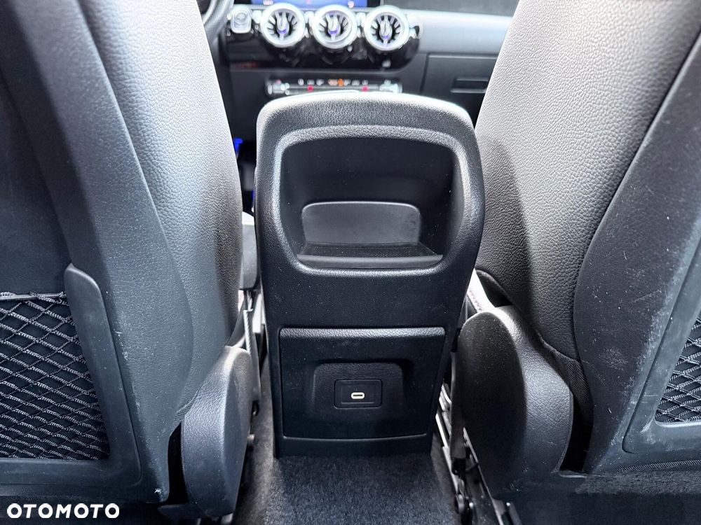 Mercedes-Benz CLA 200 AMG Line 7G-DCT - 21