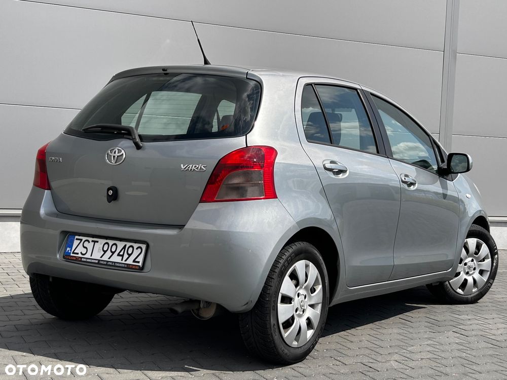Toyota Yaris 1.3 Sol - 4