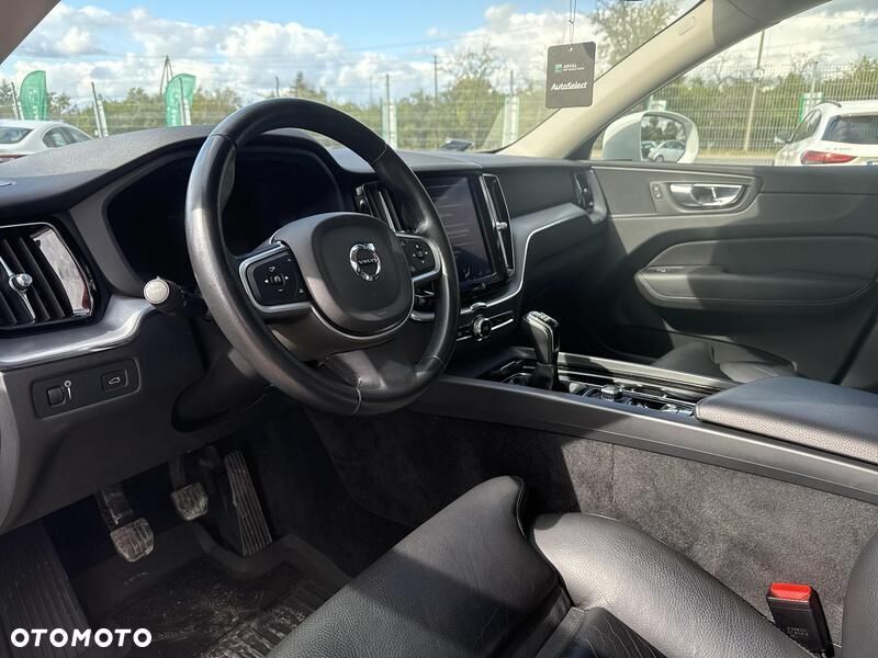 Volvo XC 60 D3 Momentum Pro - 10