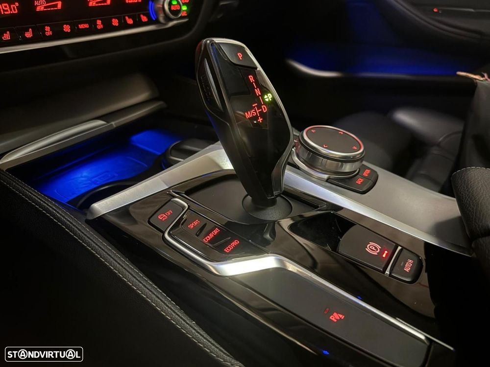 BMW 520 d Line Luxury Auto - 25