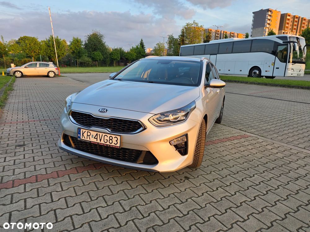 Kia Ceed 1.6 CRDi mHEV M DCT - 10