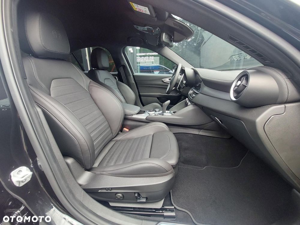 Alfa Romeo Giulia 2.2 D Turbo Veloce Q4 - 11
