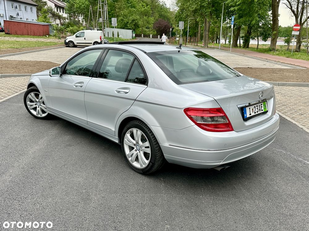 Mercedes-Benz Klasa C 180 BlueEFFICIENCY Avantgarde - 2