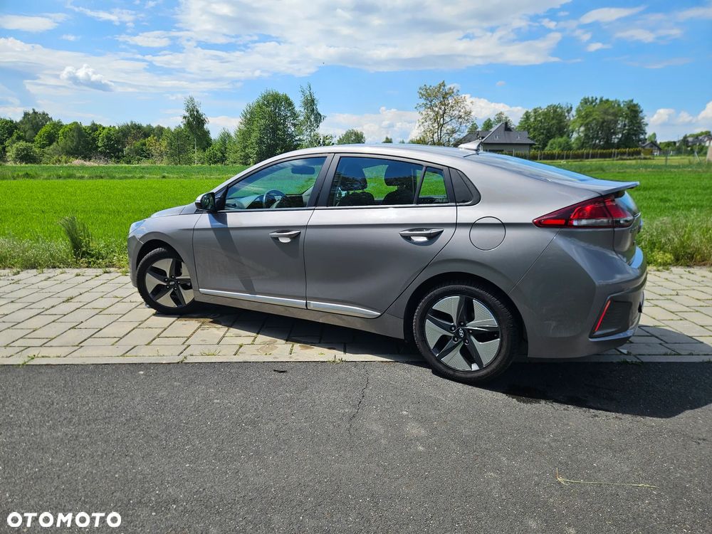 Hyundai IONIQ Hybrid Premium - 8