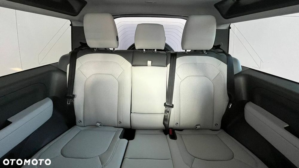 Land Rover Defender - 13