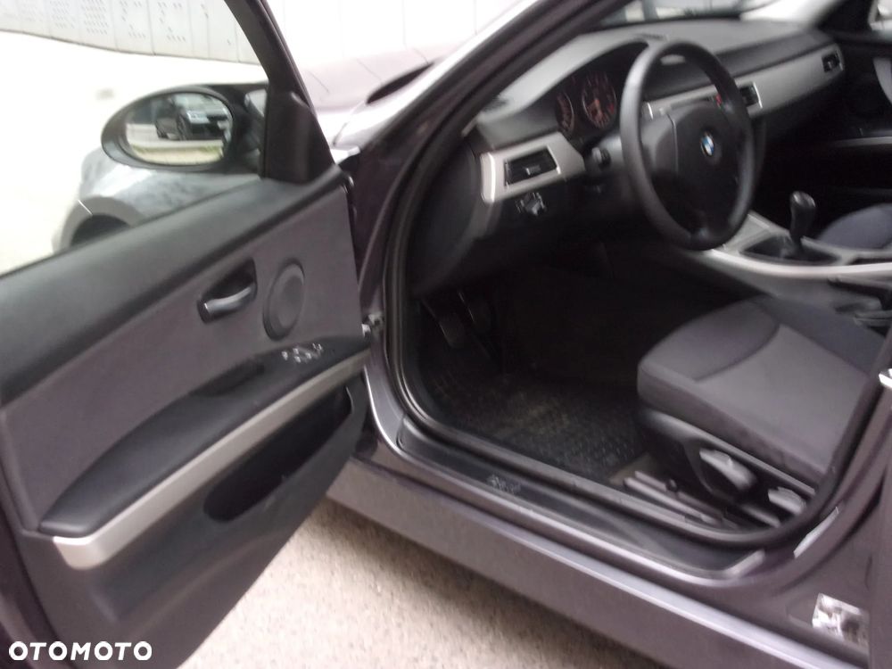 BMW Seria 3 - 33