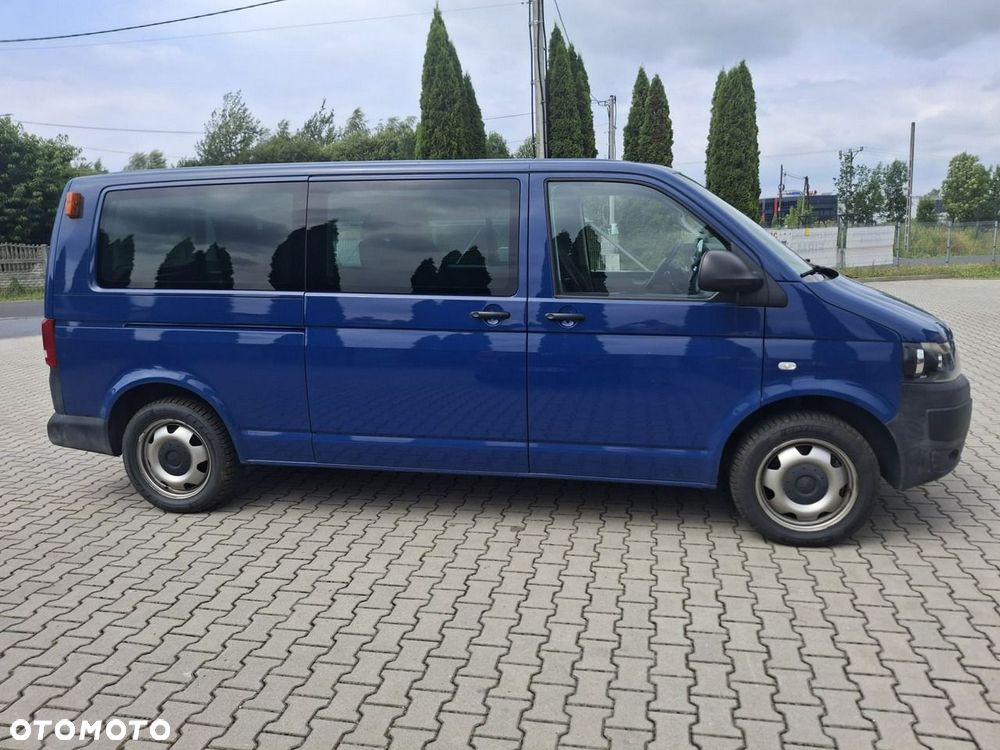 Volkswagen Caravelle - 9