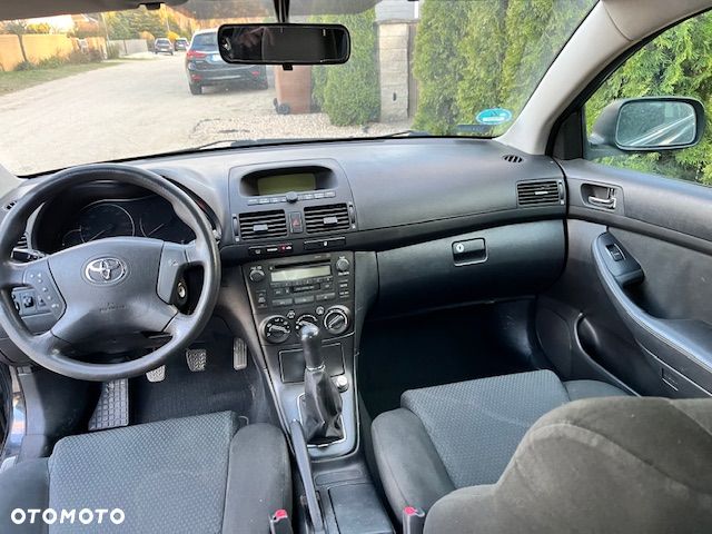 Toyota Avensis 1.6 VVT-i Terra - 9