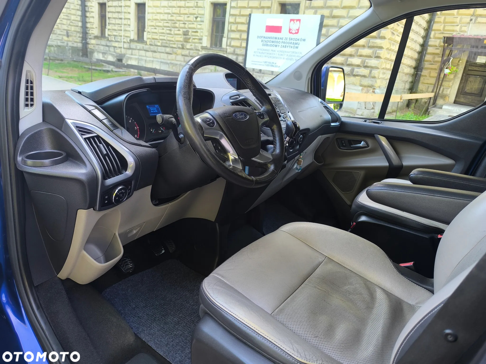 Ford Tourneo Custom 2.0 EcoBlue L2 Titanium - 13