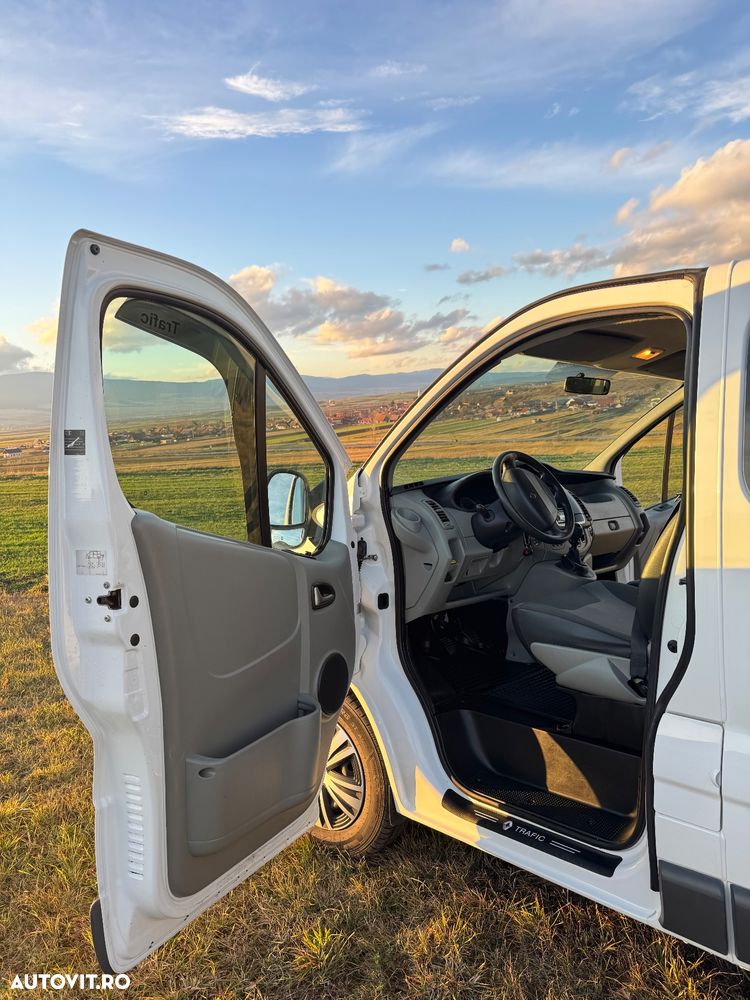 Renault Trafic Passenger 2.0 dCi L1H1 Authentique - 17