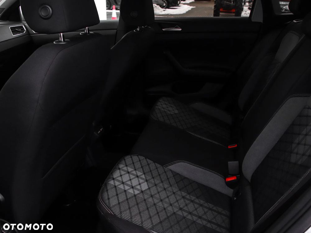 Volkswagen Taigo 1.5 TSI ACT R-Line DSG - 13