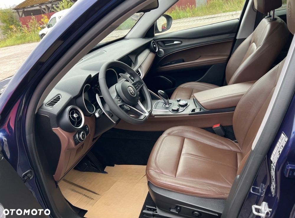 Alfa Romeo Stelvio 2.0 Turbo 16V AT8-Q4 Veloce - 9