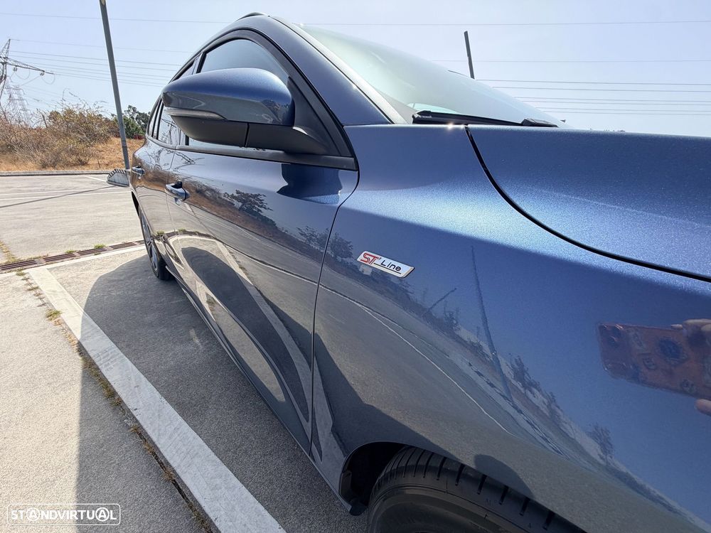 Ford Focus 1.0 EcoBoost S&S ST-LINE - 4