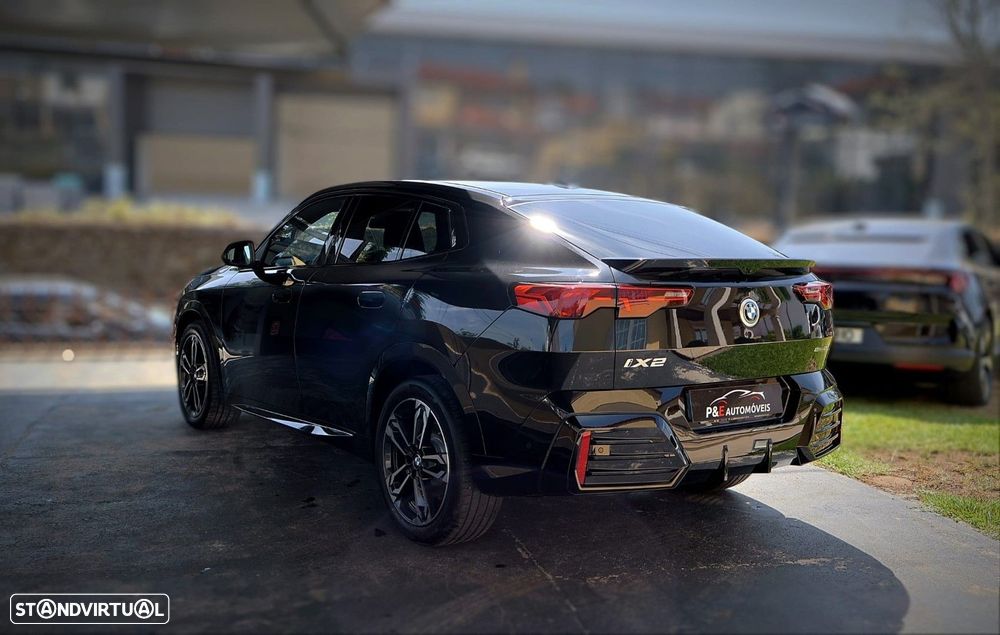 BMW iX2 eDrive20 Pack Desportivo M - 5