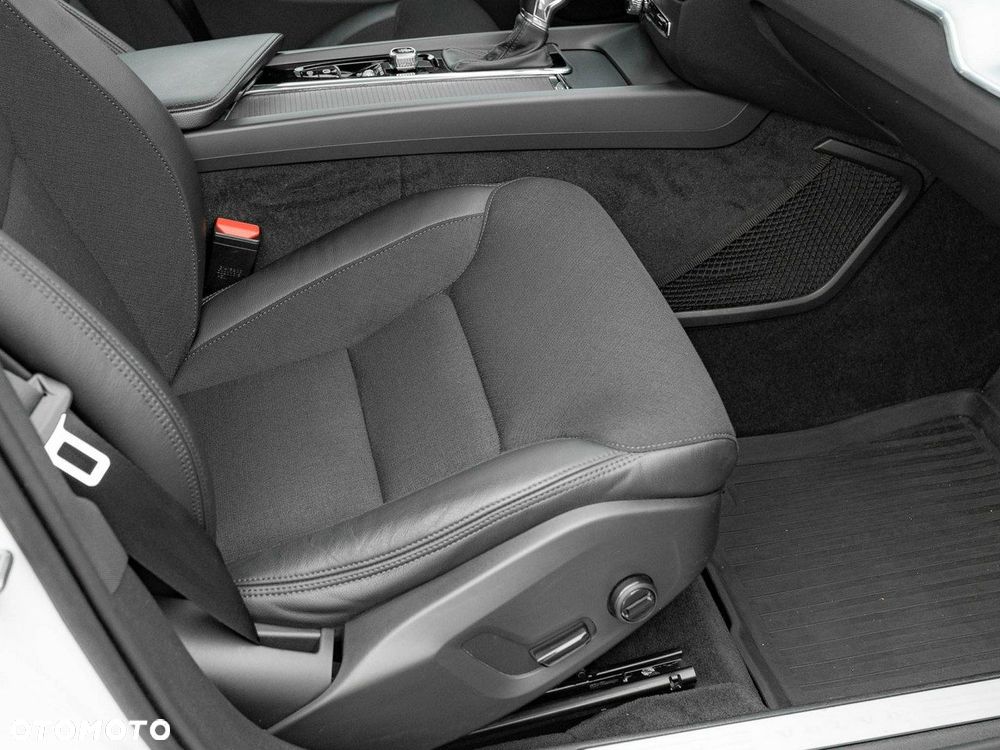 Volvo V60 Cross Country D4 AWD - 34