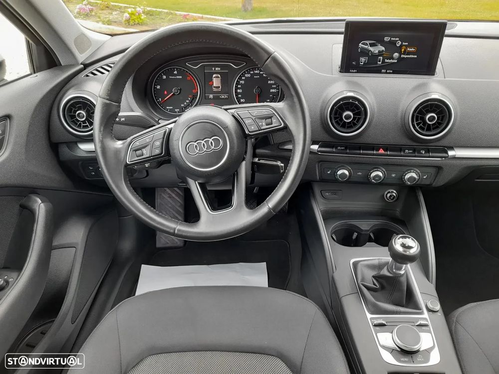 Audi A3 Sportback 1.6 TDI Attraction Ultra - 11