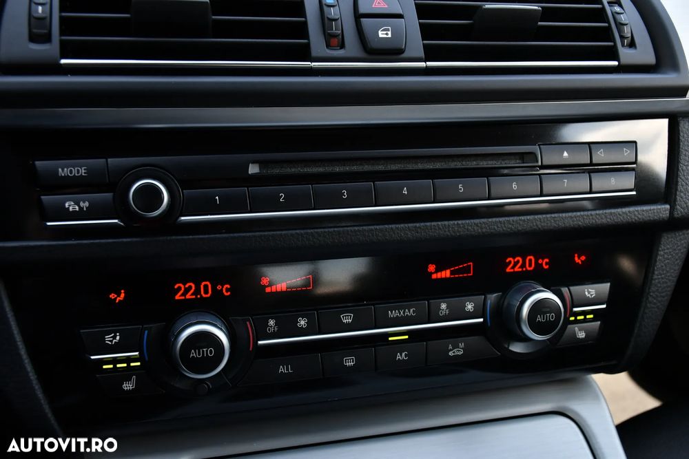 BMW Seria 5 525d xDrive Sport-Aut. Luxury Line - 19