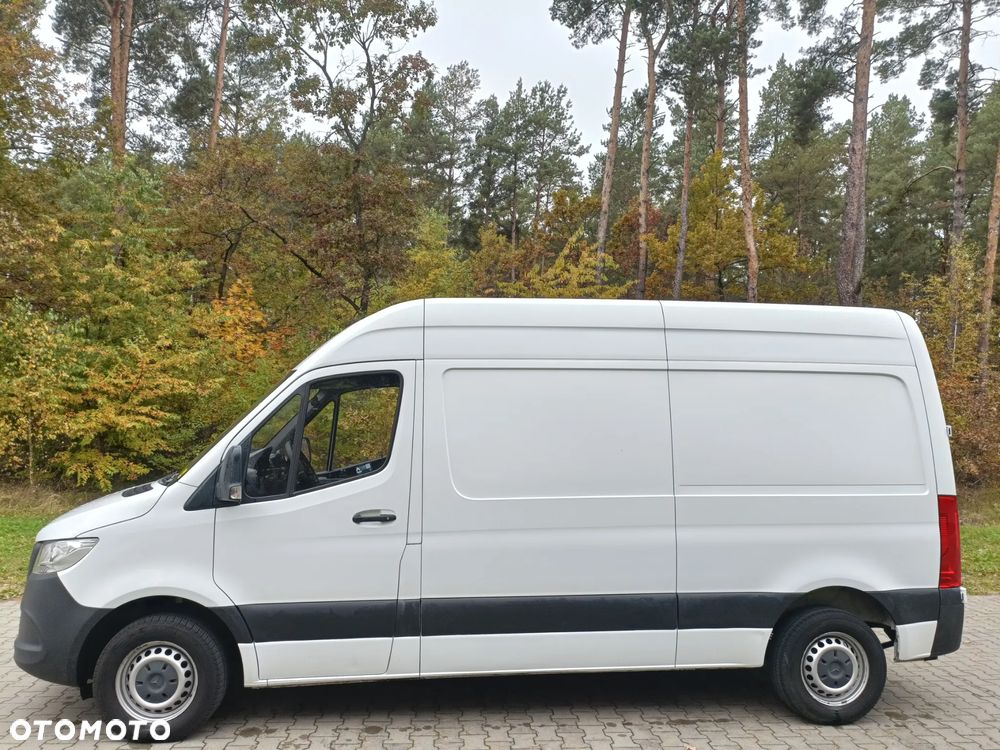 Mercedes-Benz Sprinter - 2