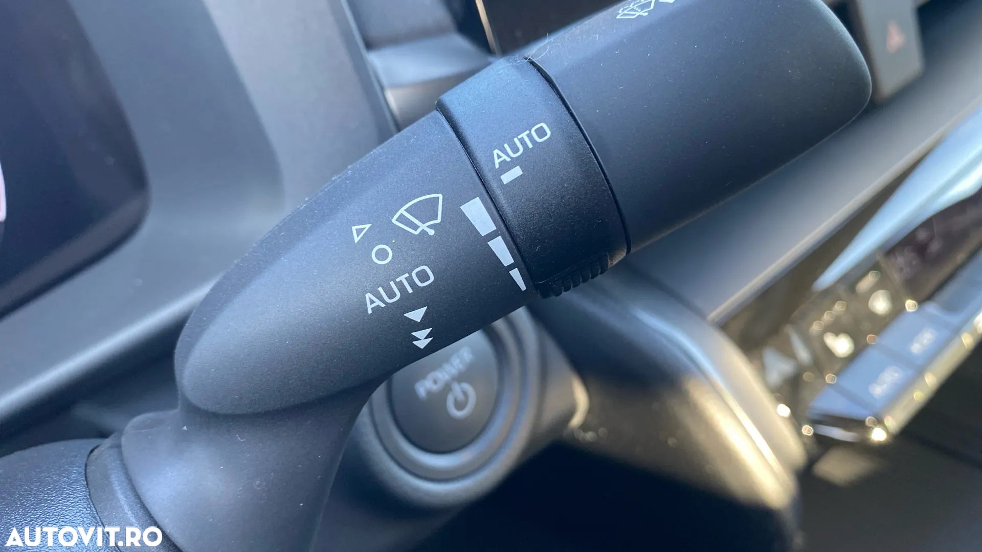 Toyota C-HR 2.0 PHEV 223 CP 4x2 CVT Dynamic - 18