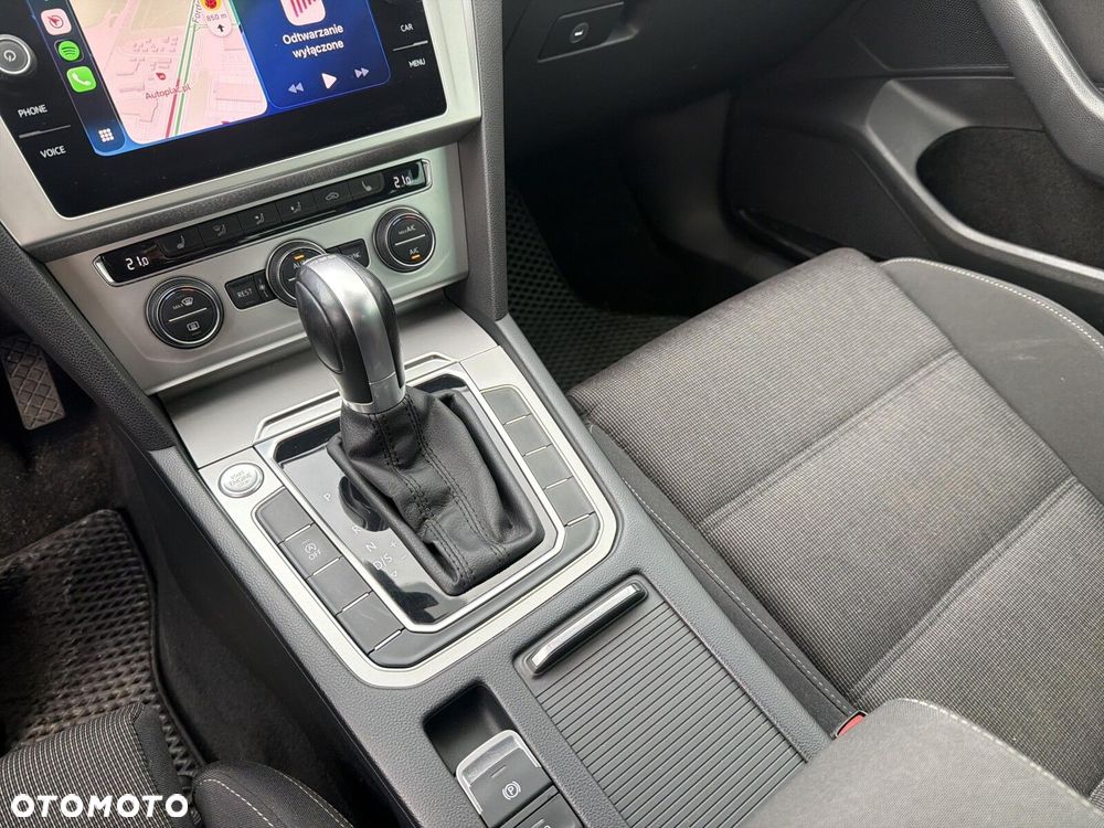 Volkswagen Passat 2.0 TDI SCR Comfortline DSG - 16
