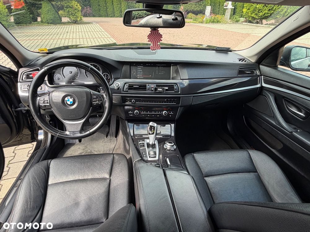 BMW Seria 5 530d xDrive - 10
