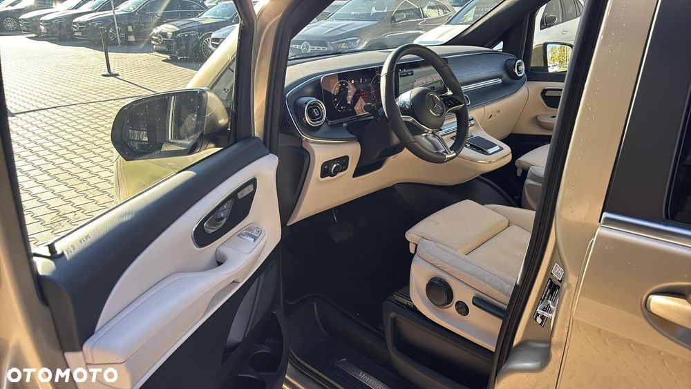 Mercedes-Benz Klasa V - 9