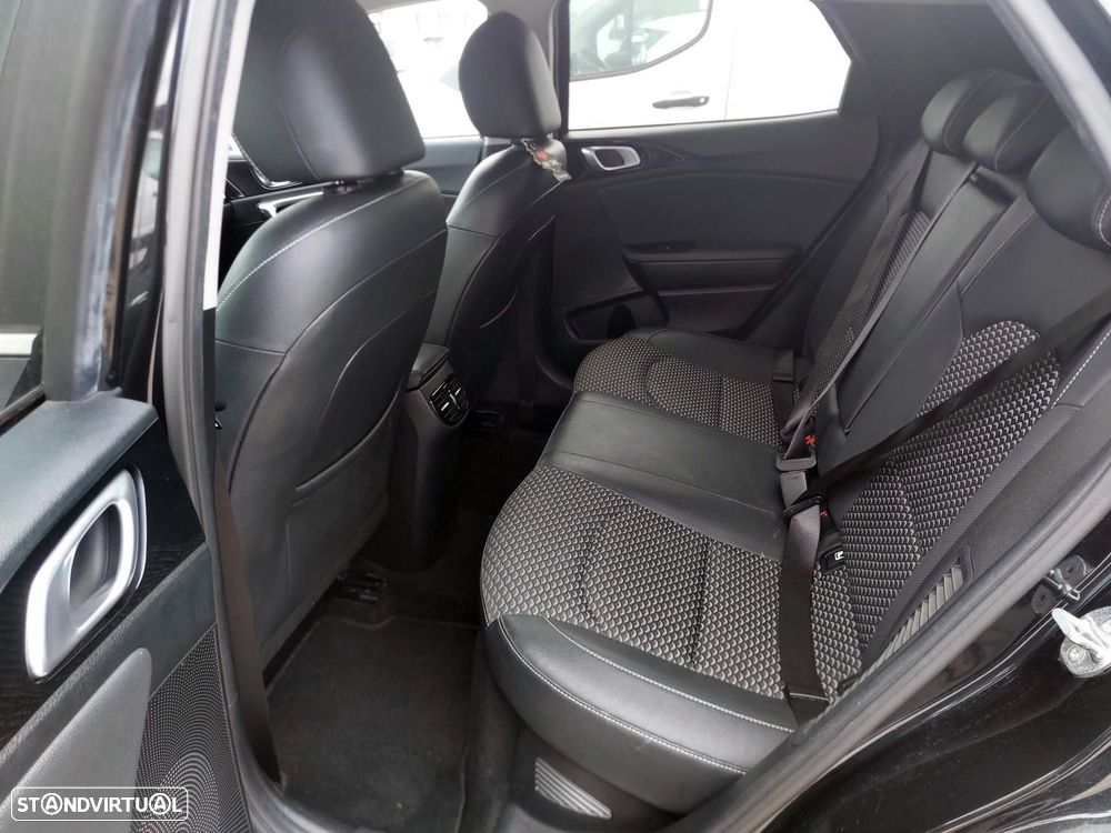 Kia XCeed 1.6 GDi PHEV Drive - 14