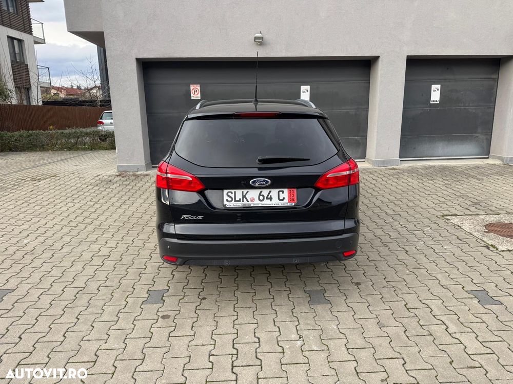Ford Focus Turnier 1.5 TDCi DPF Start-Stopp-System Aut. Titanium - 4