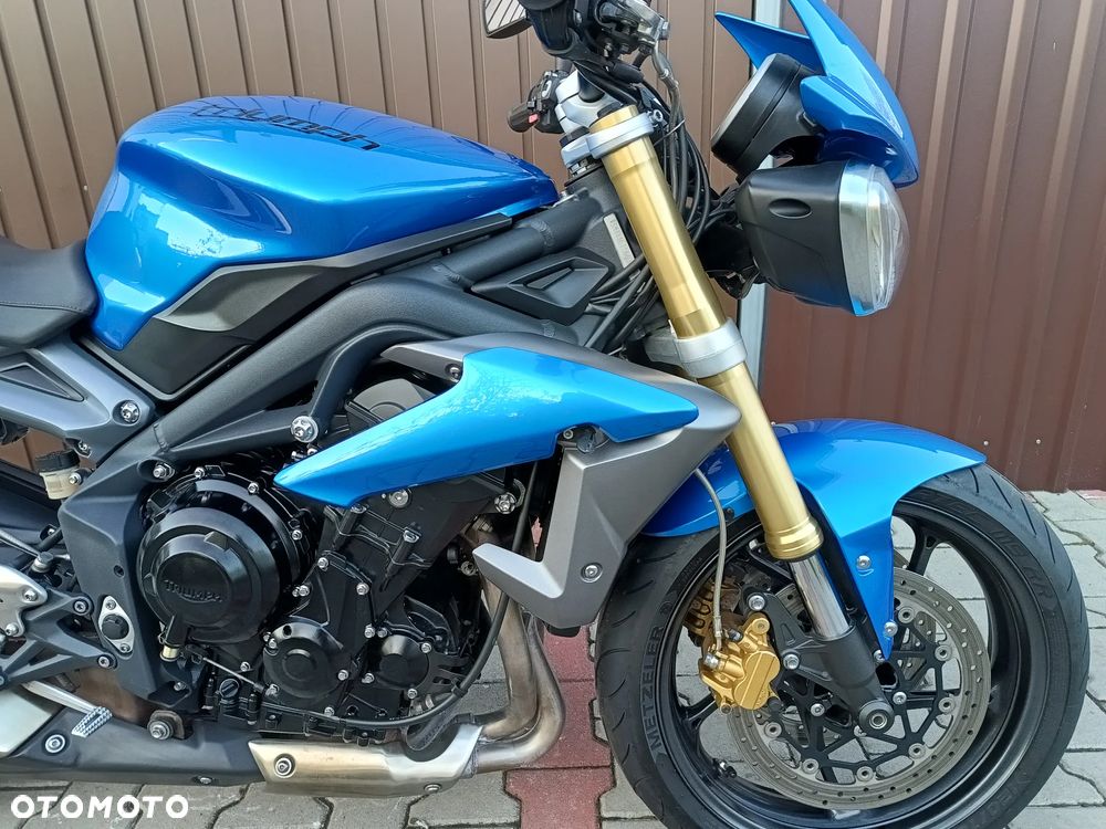 Triumph Street Triple - 10